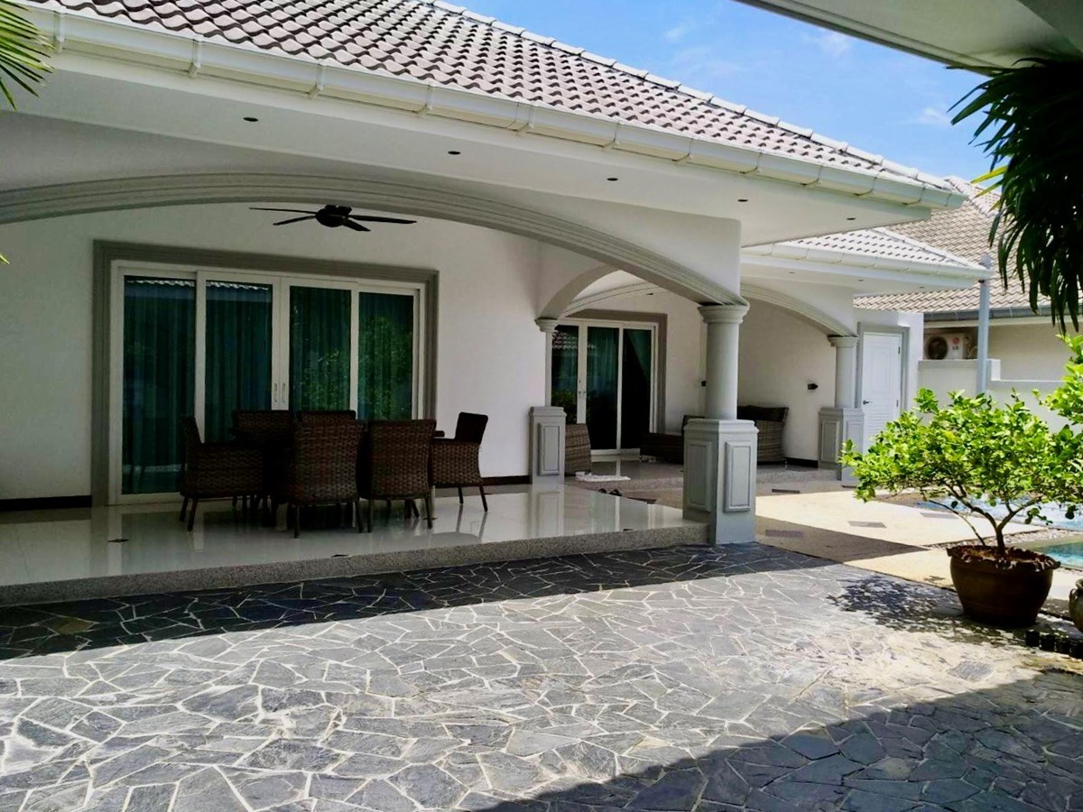 Pool Villa in Bang Sare, just minutes to the beach. - House - Bang Saray - 