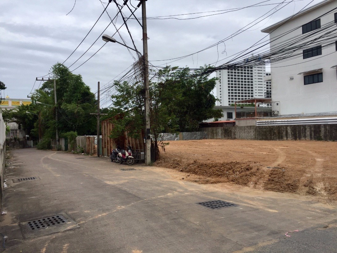 338tw with 22m frontage on Sukhumvit Road in Pattaya.    - Land - Pattaya - Sukhumvit