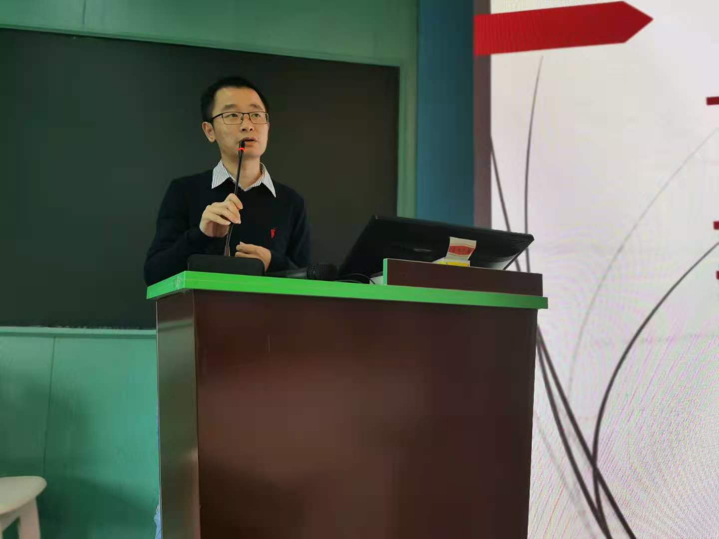 365英国上市集团