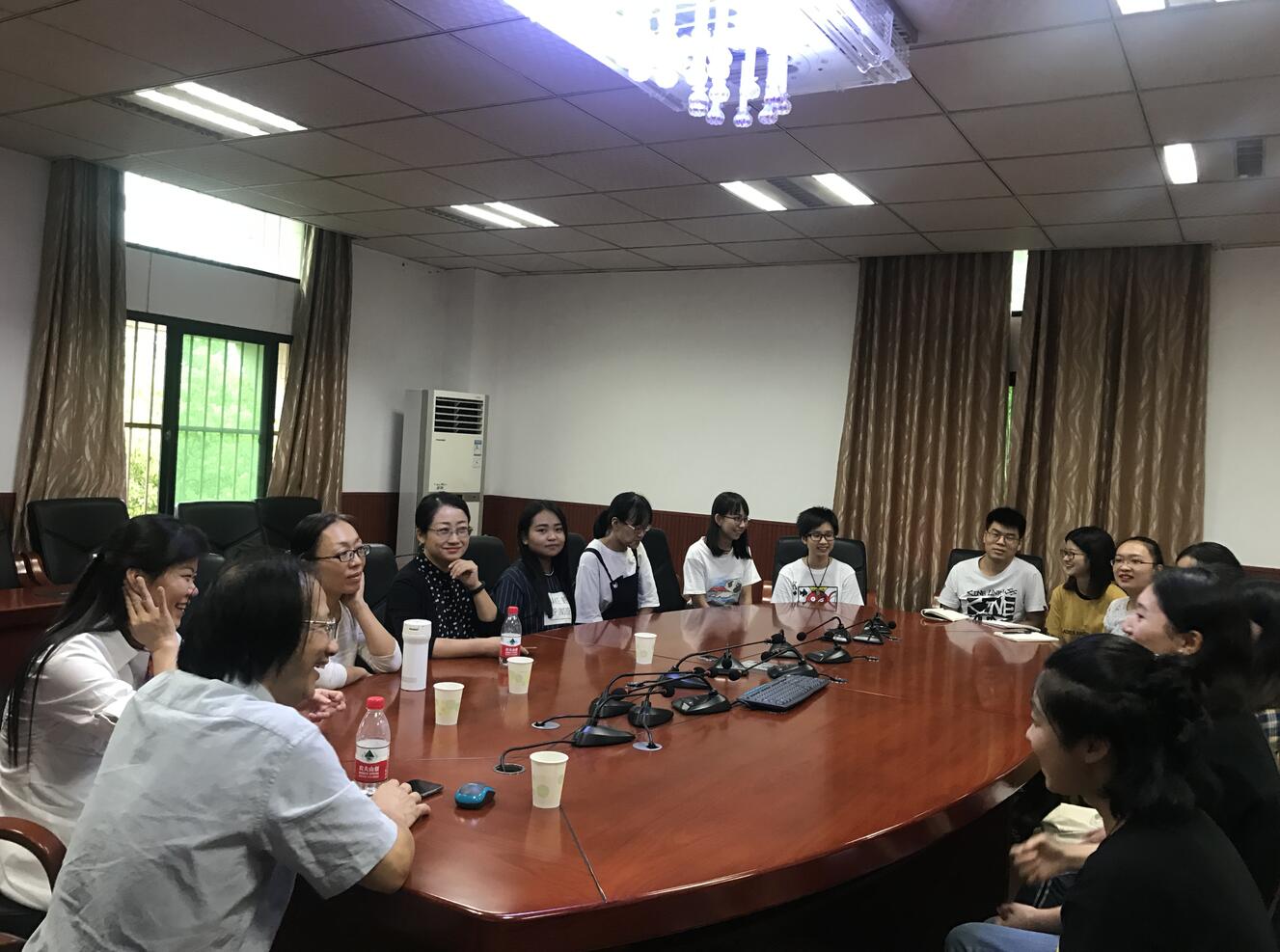 365英国上市集团