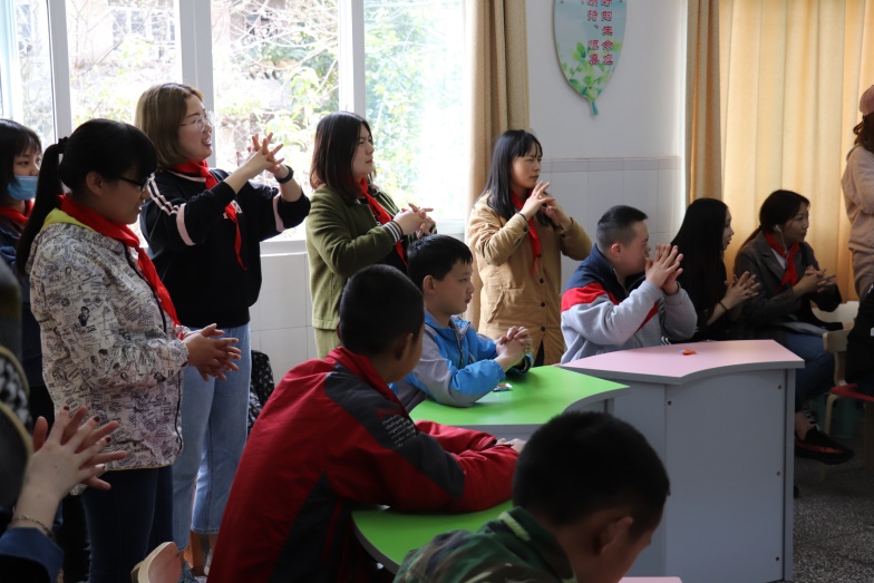 365英国上市集团