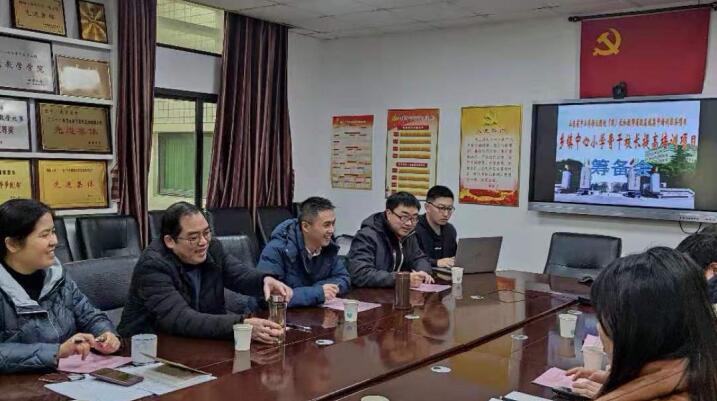 365英国上市集团