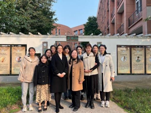 365英国上市集团