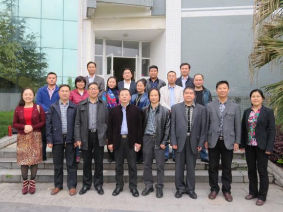 365英国上市集团