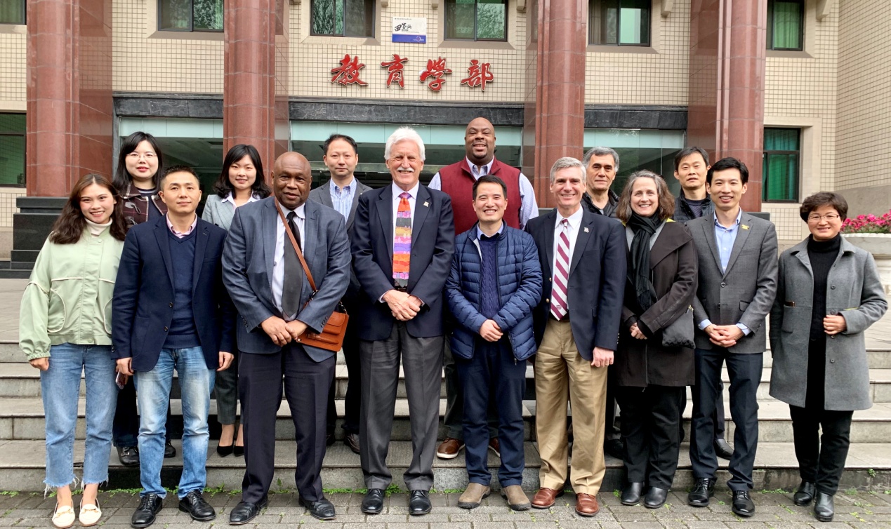 365英国上市集团