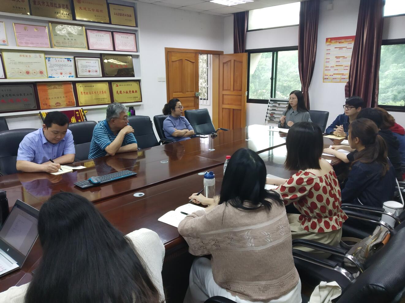 365英国上市集团