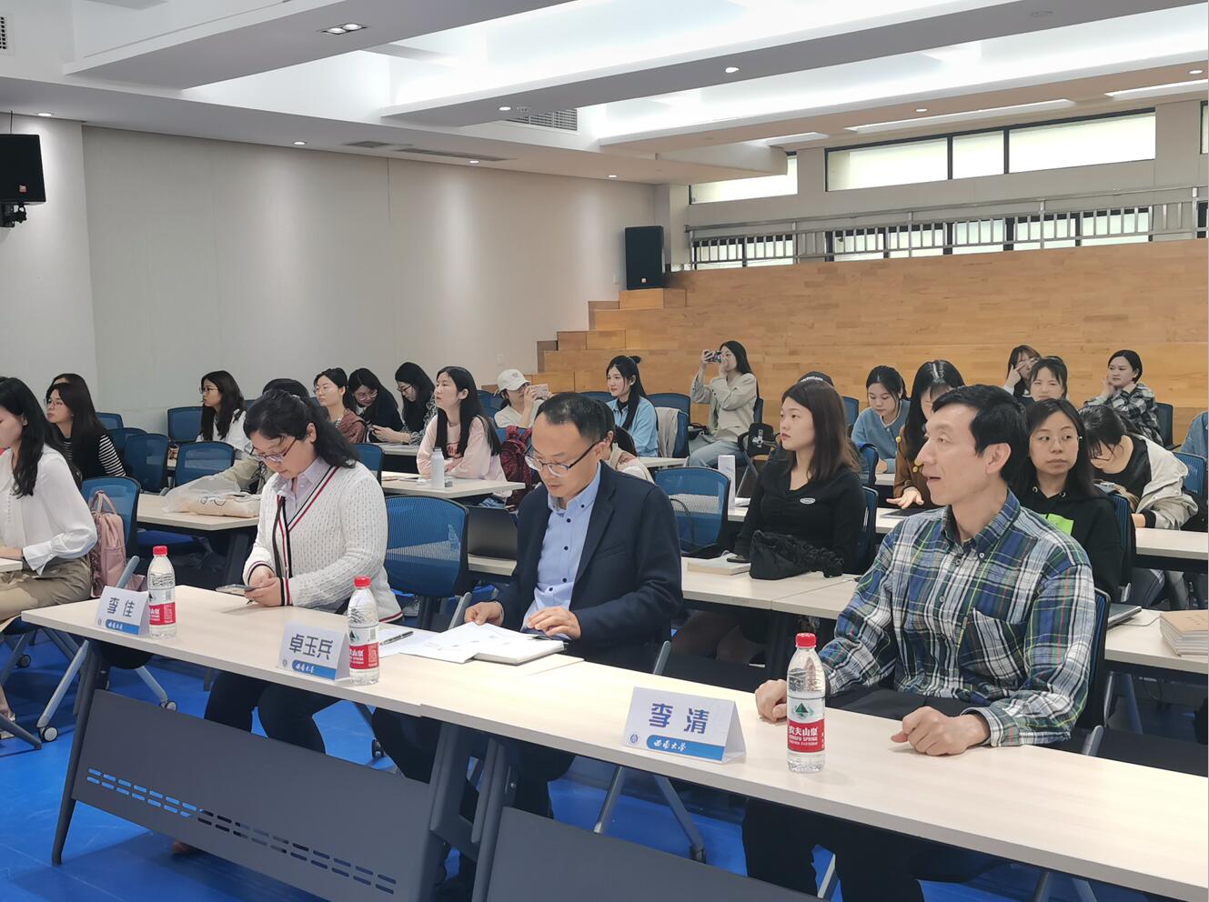 1.jpg 365英国上市集团