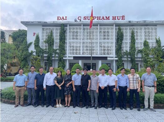 365英国上市集团