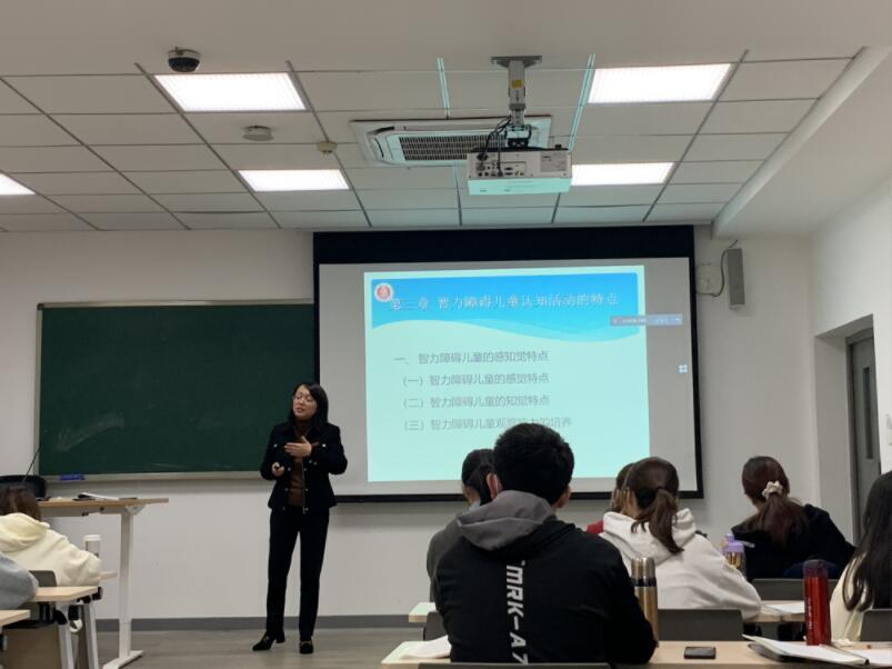 365英国上市集团