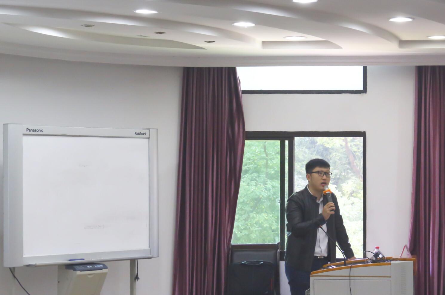 365英国上市集团