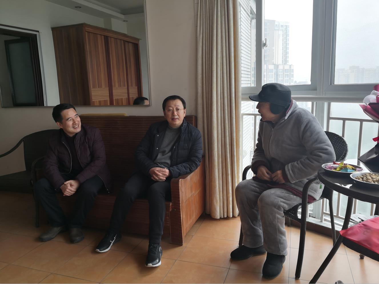 365英国上市集团