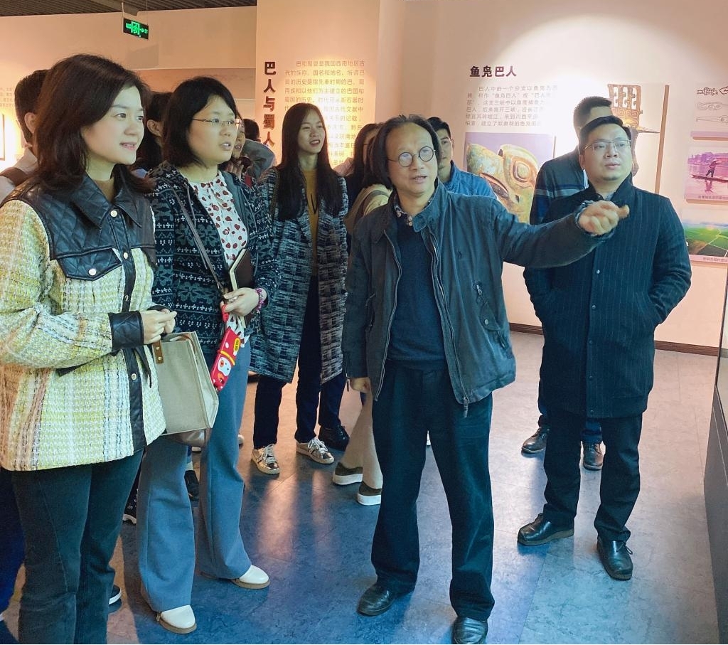 365英国上市集团