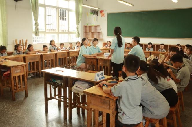 365英国上市集团