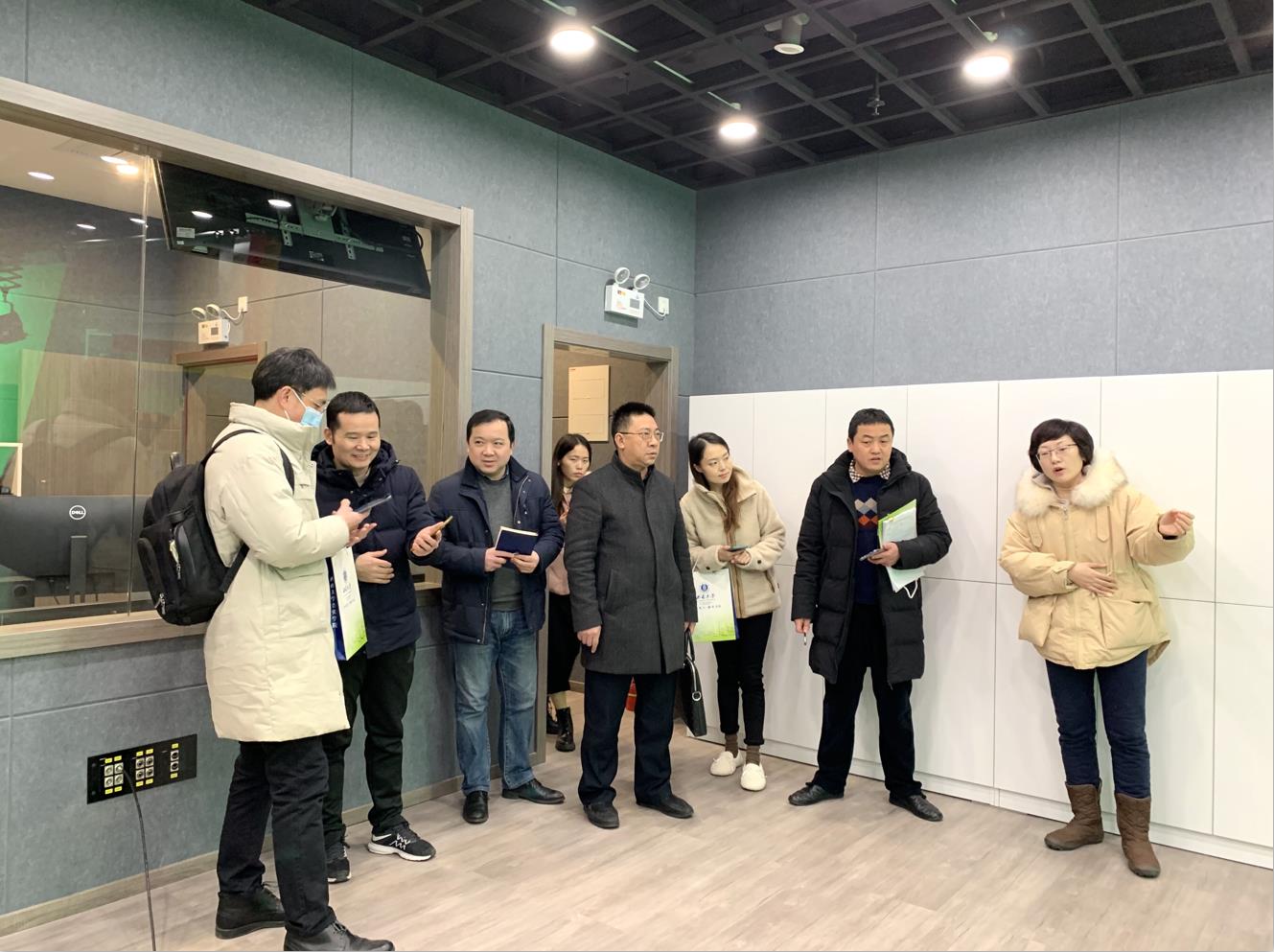 365英国上市集团