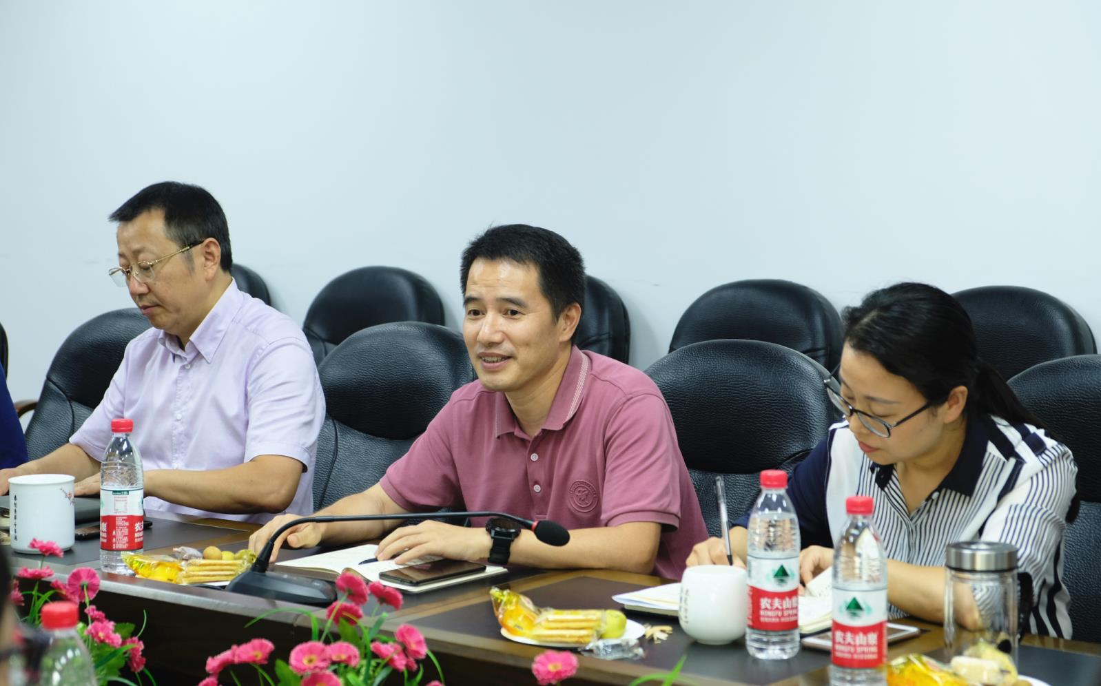 365英国上市集团