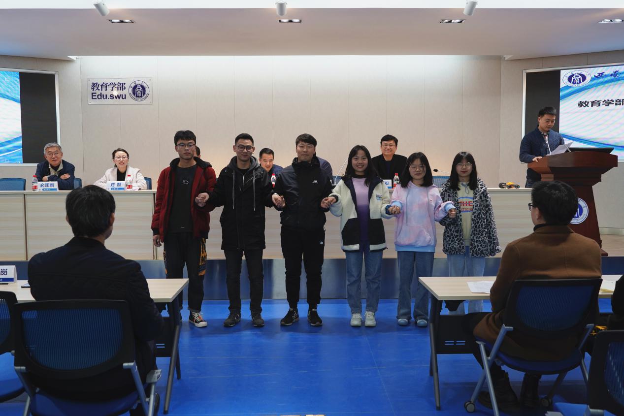 365英国上市集团