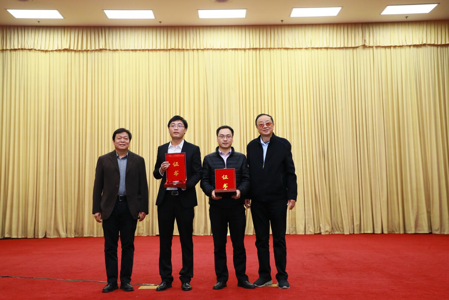 1.jpg 365英国上市集团