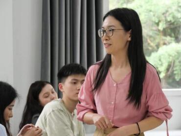 365英国上市集团