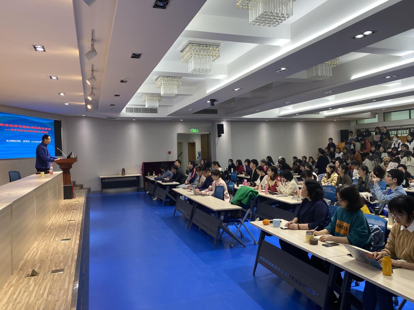 365英国上市集团