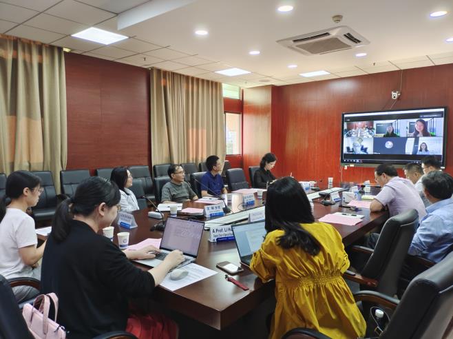 365英国上市集团