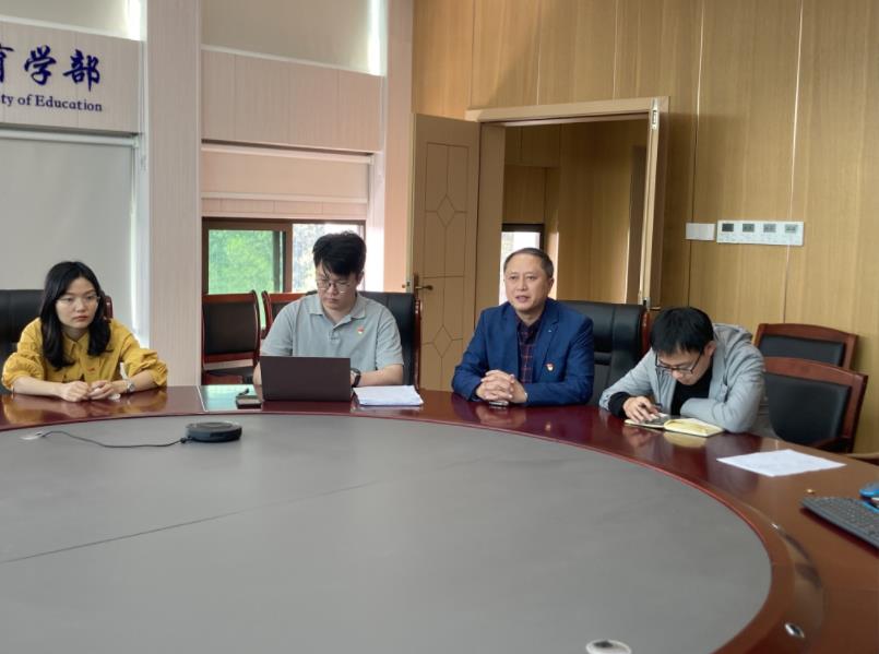 365英国上市集团