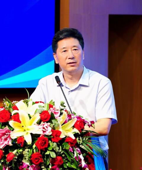 365英国上市集团