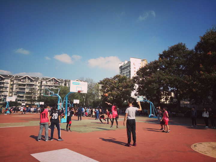 365英国上市集团