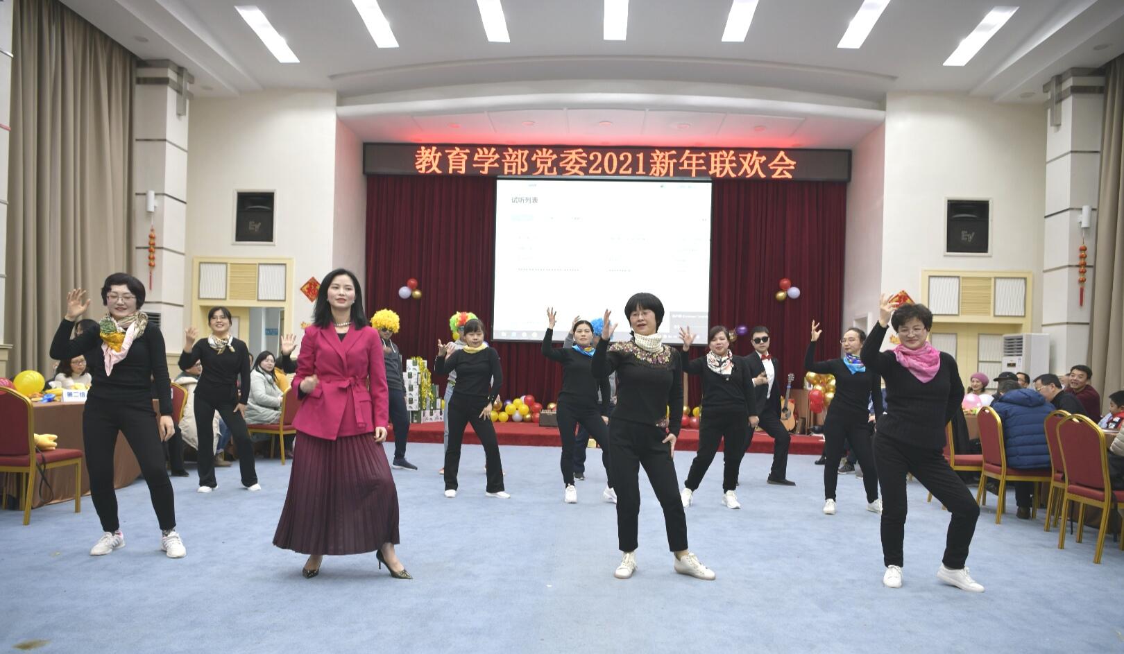 365英国上市集团