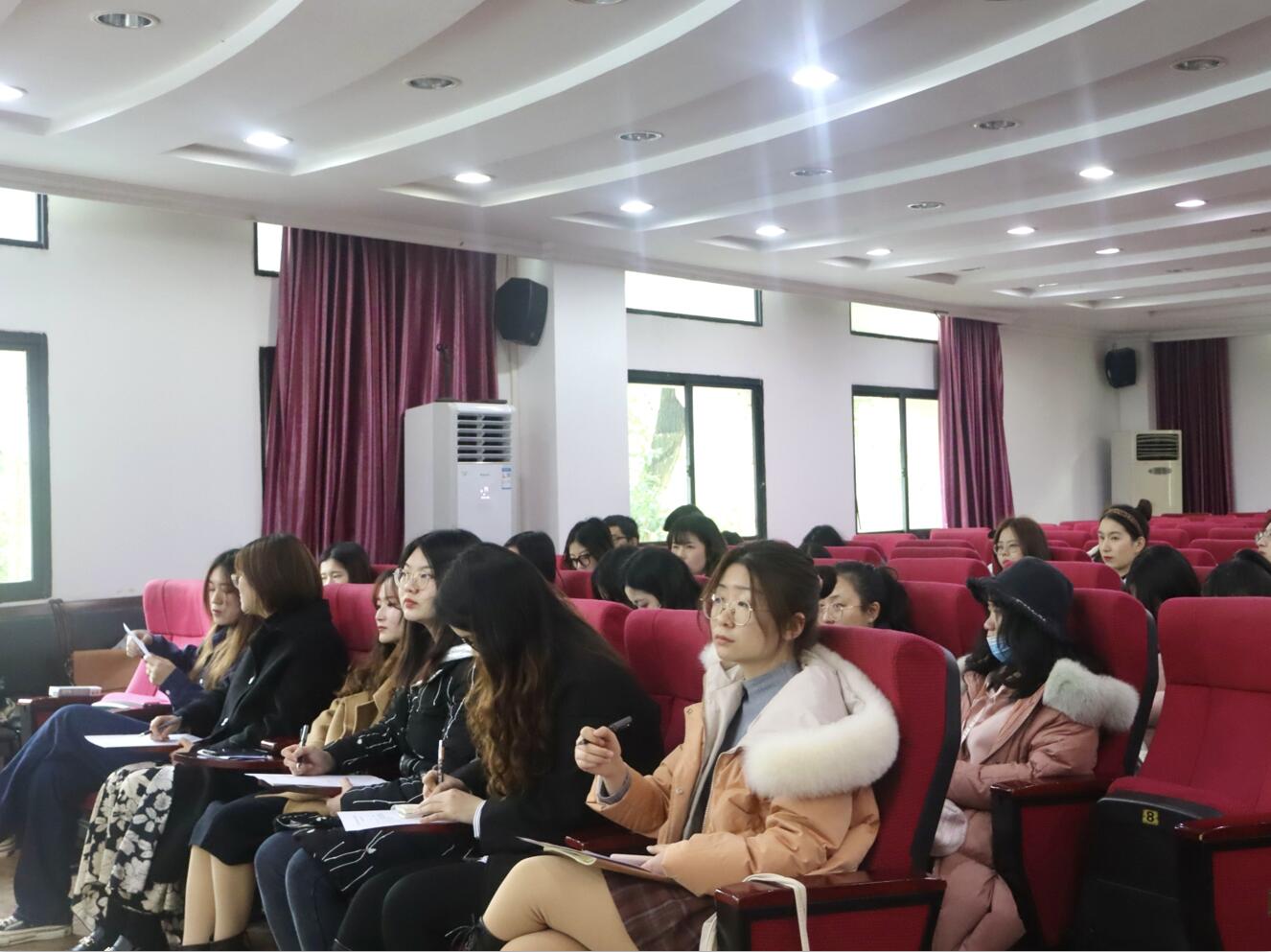 365英国上市集团