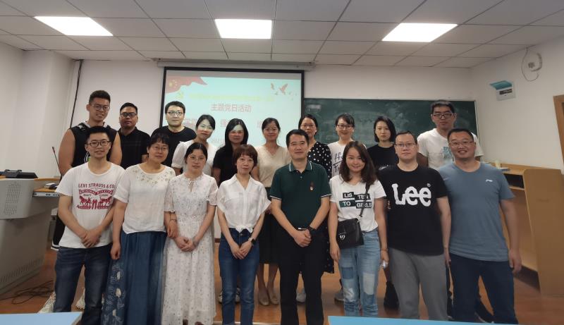 365英国上市集团