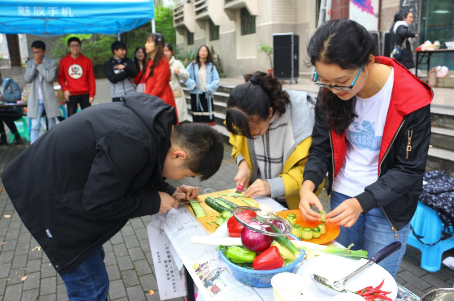 365英国上市集团