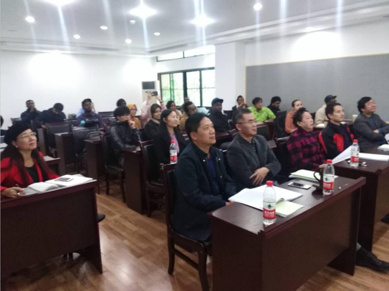 365英国上市集团