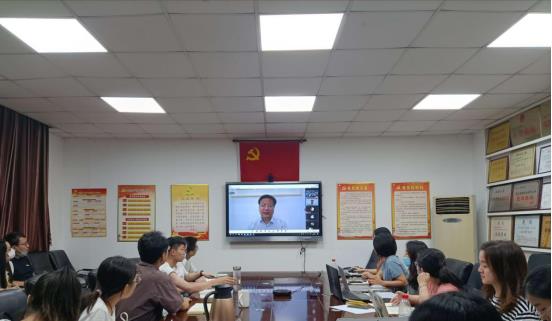 365英国上市集团