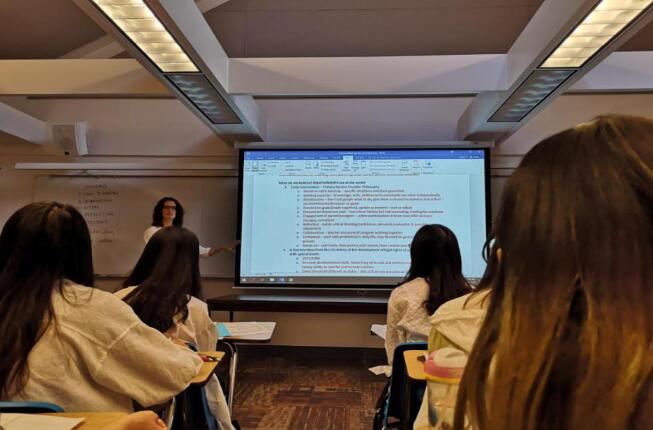 365英国上市集团