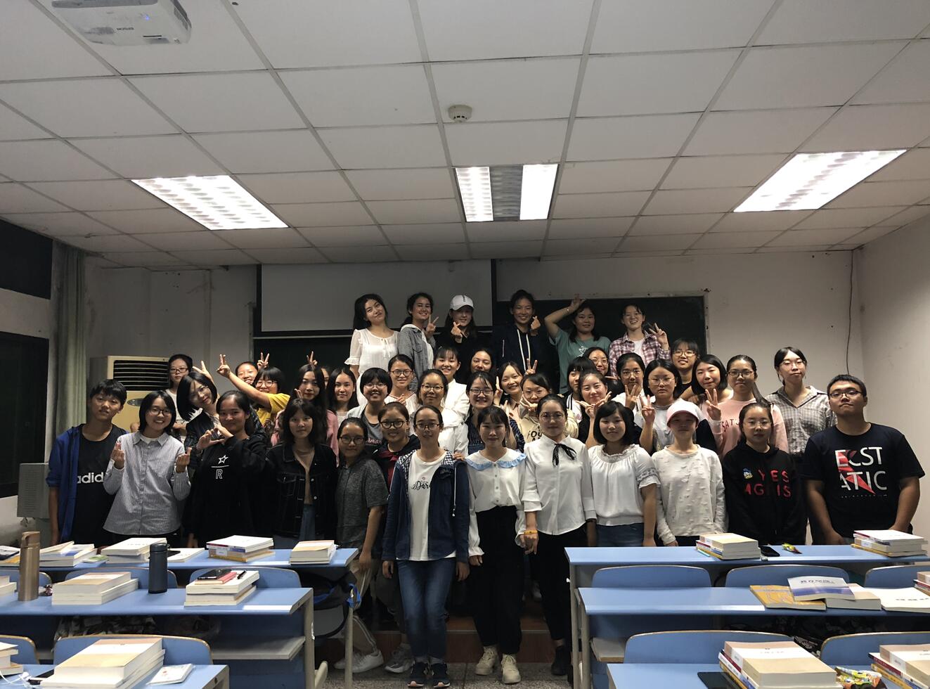 365英国上市集团