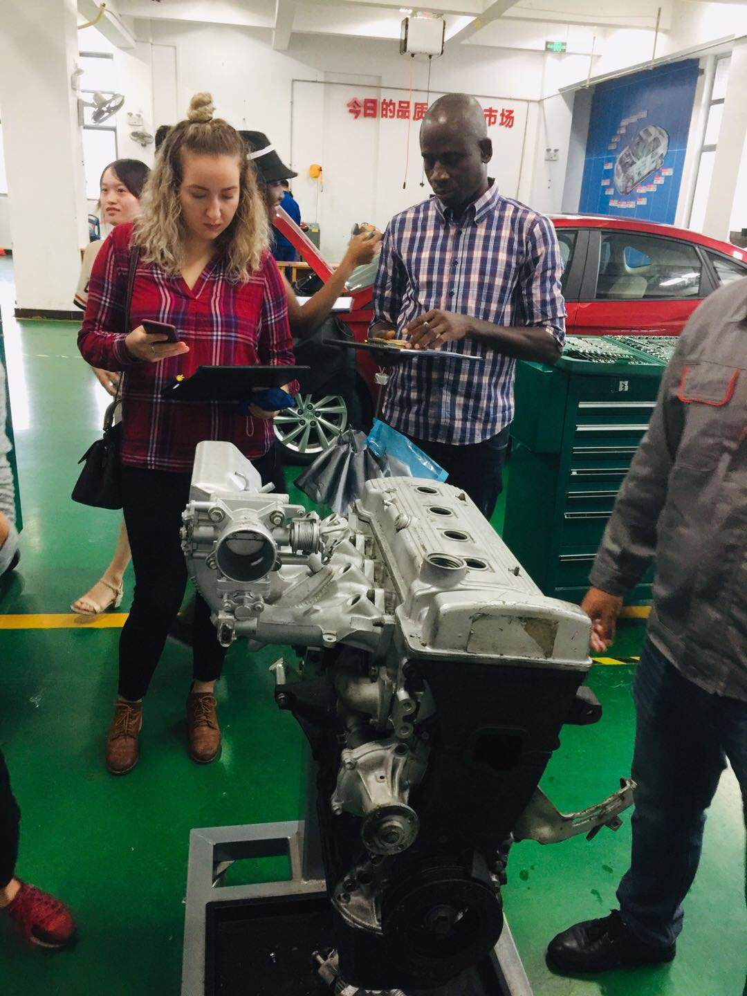 365英国上市集团