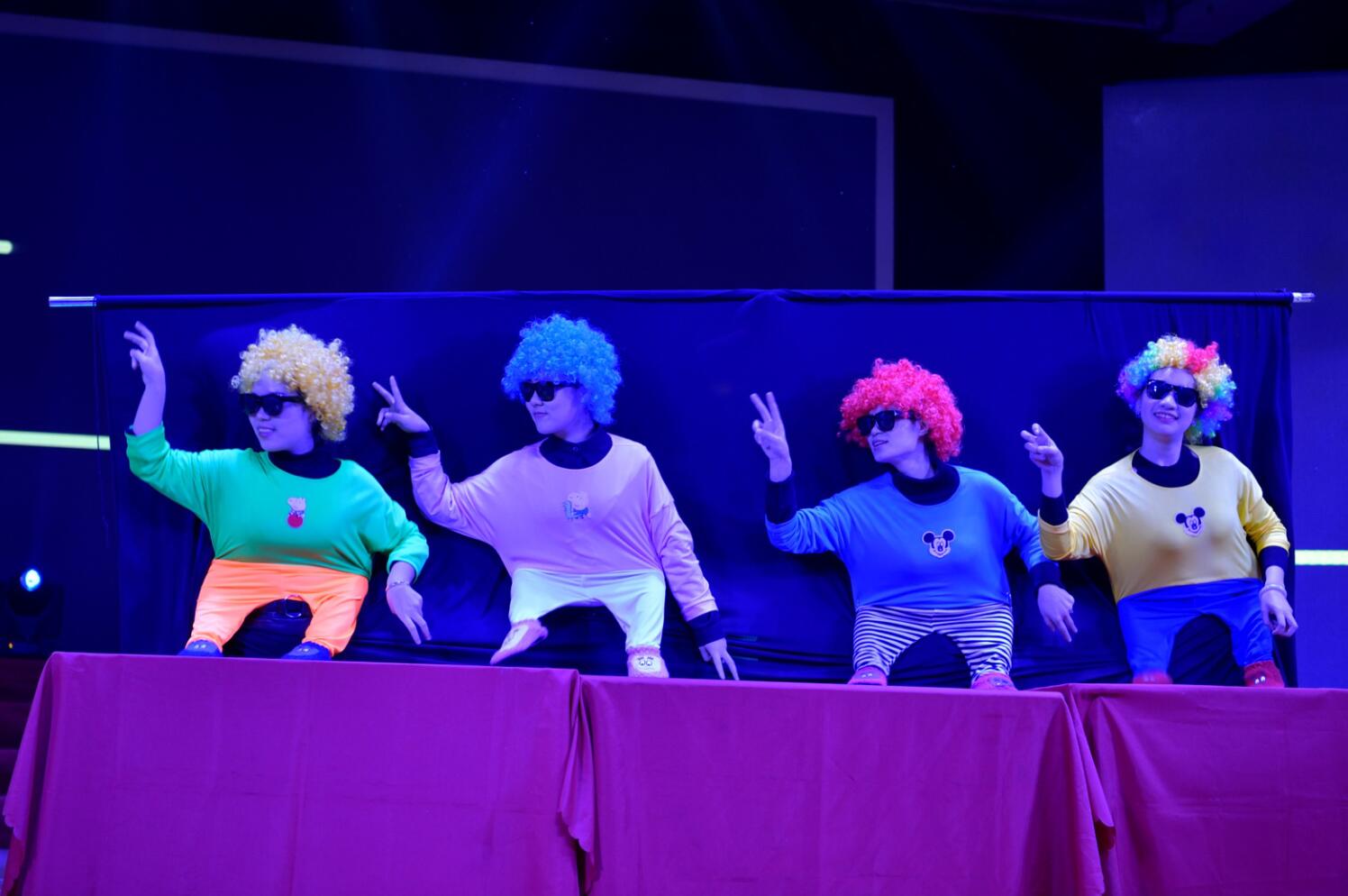 365英国上市集团