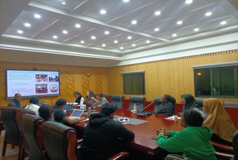 365英国上市集团