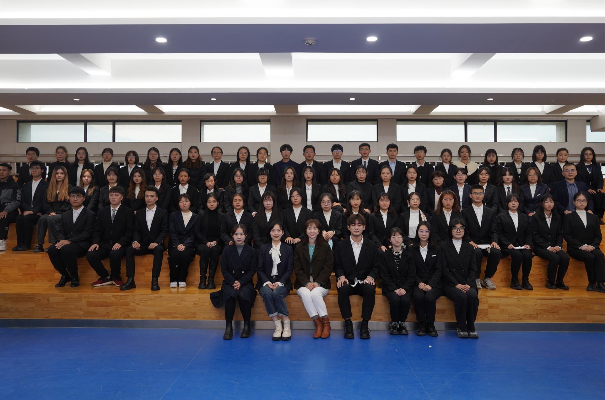 1.jpg 365英国上市集团