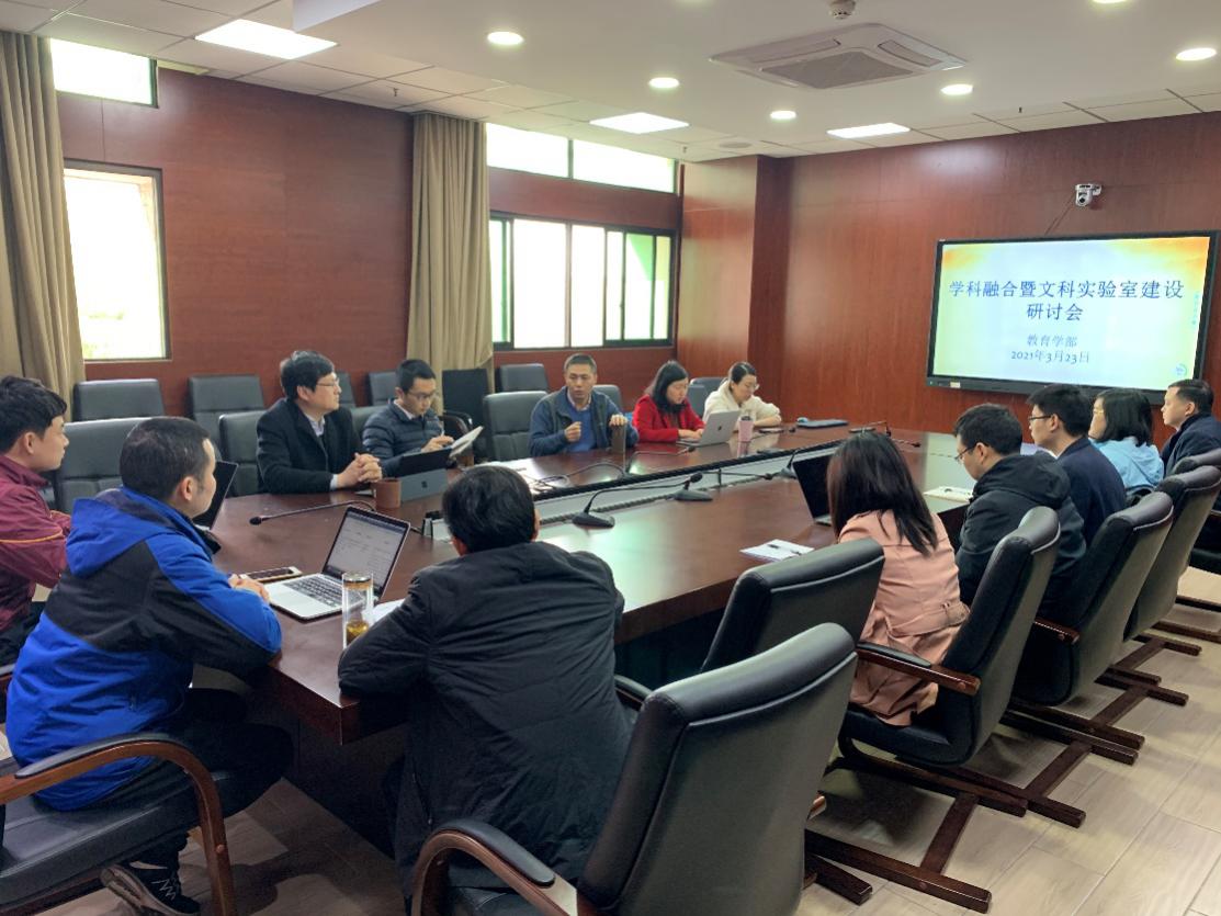 365英国上市集团