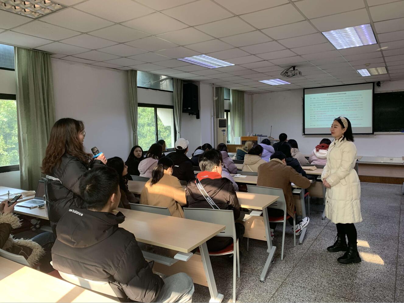 365英国上市集团