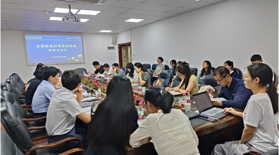 365英国上市集团