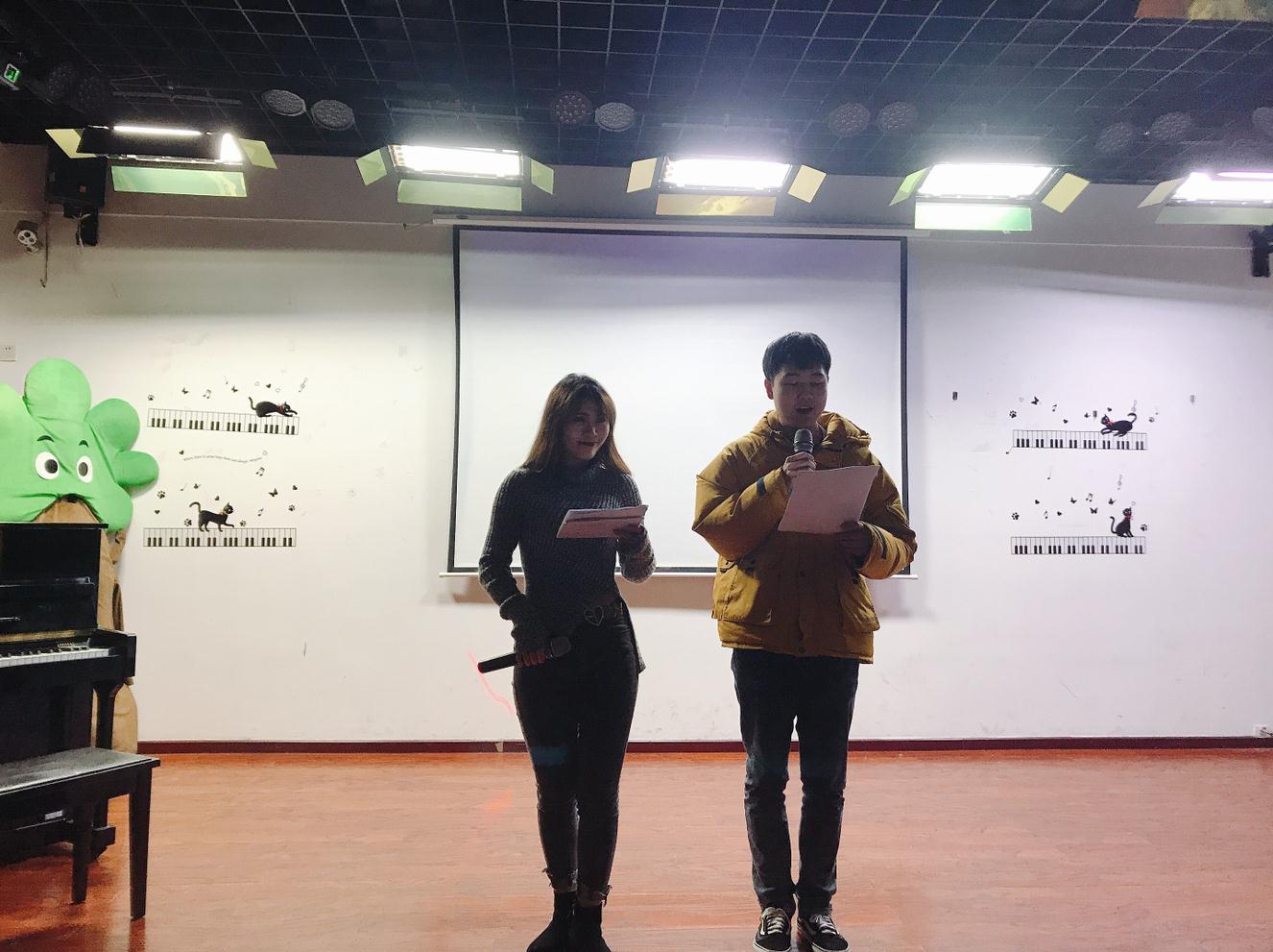 365英国上市集团