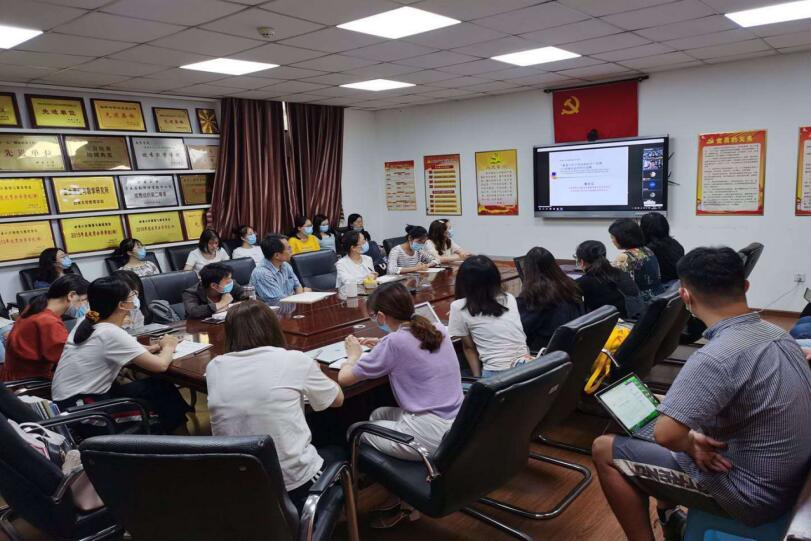 365英国上市集团