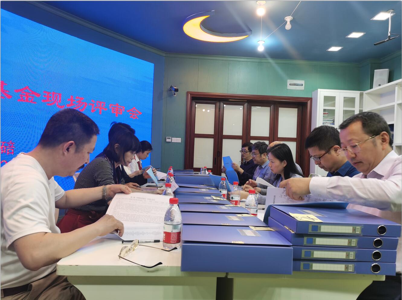 365英国上市集团