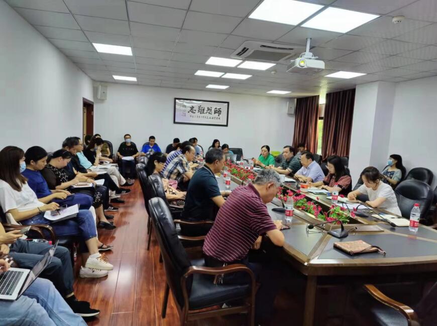 365英国上市集团