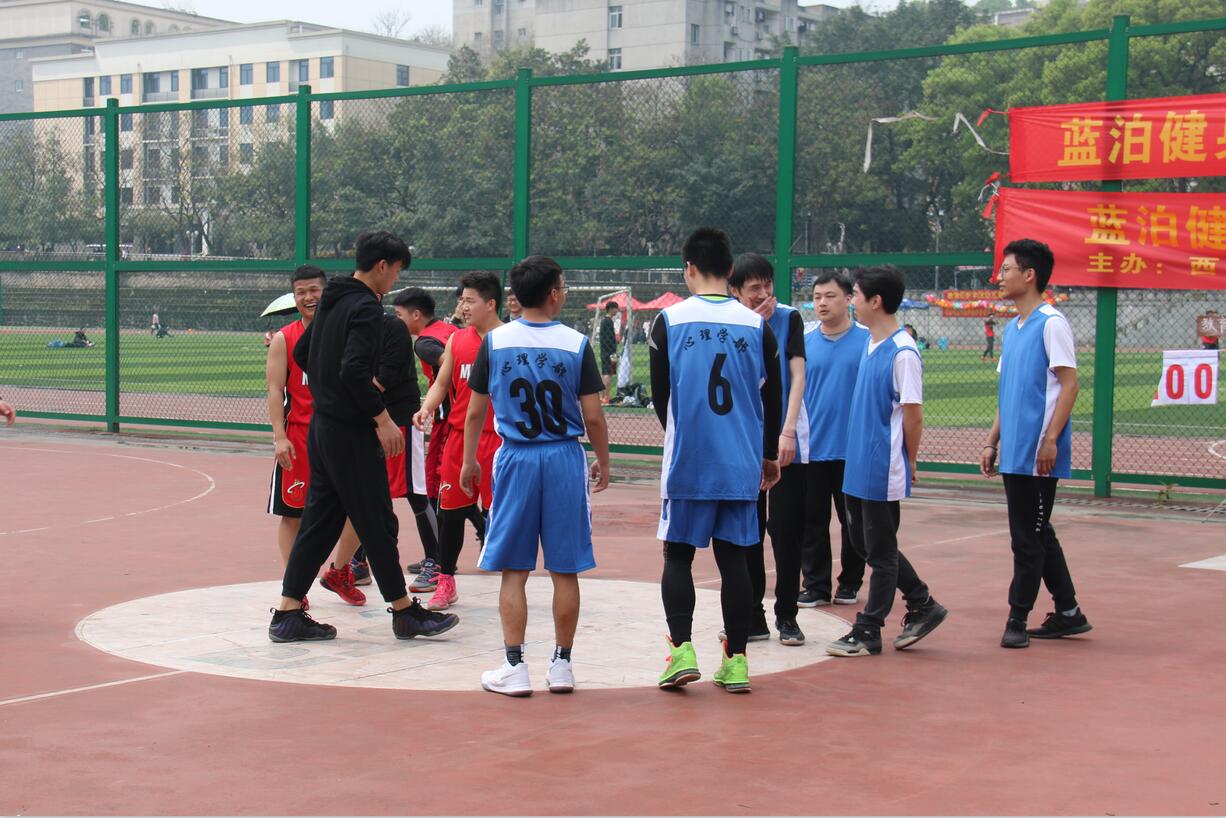 365英国上市集团