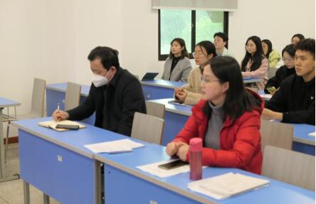 365英国上市集团