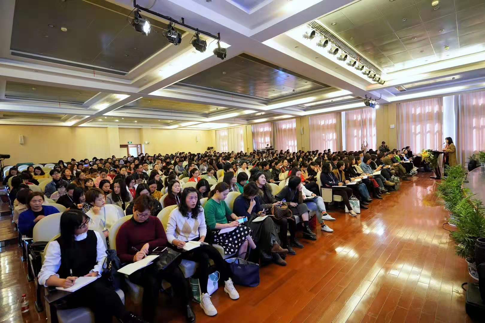 365英国上市集团