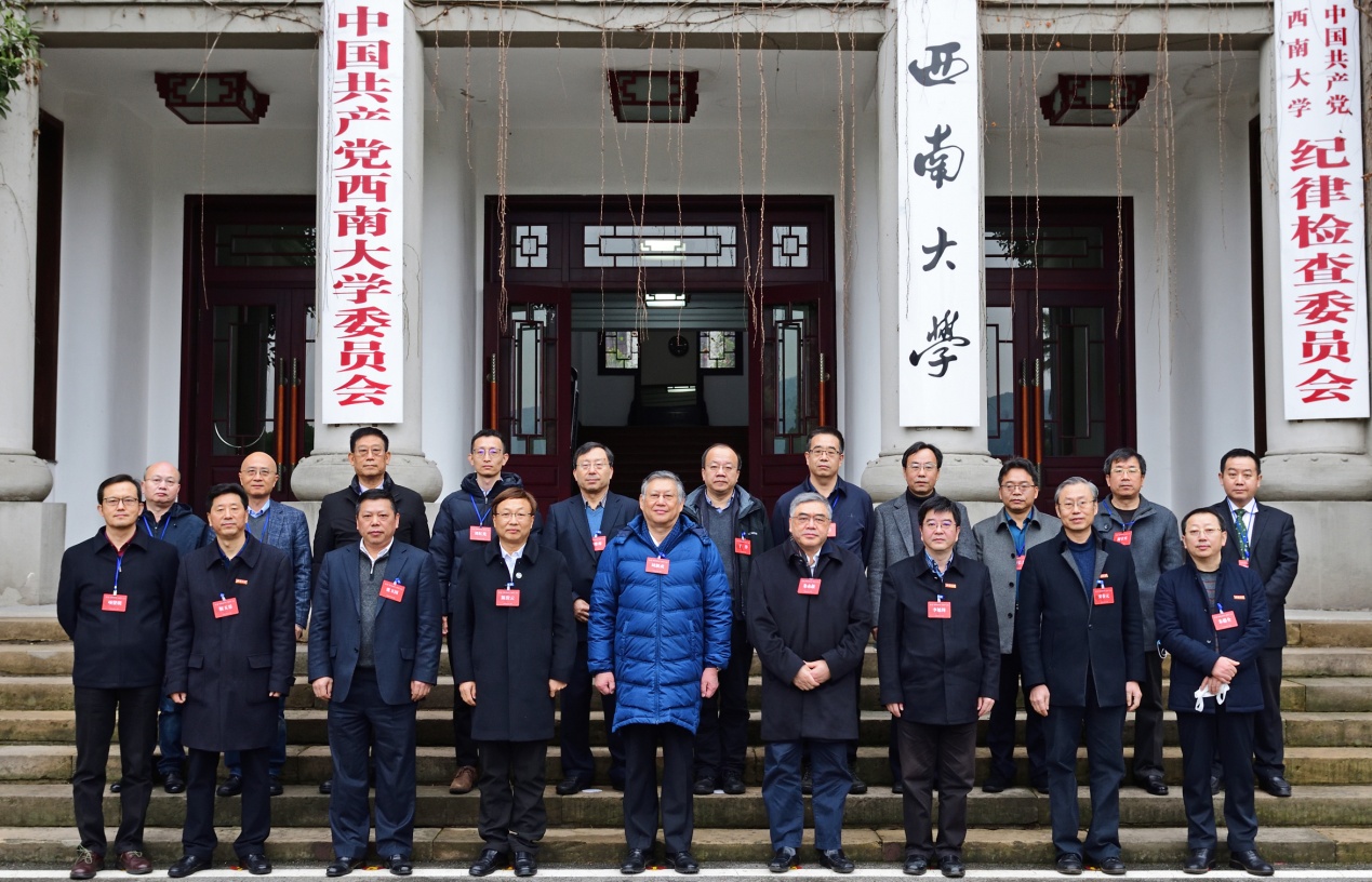 365英国上市集团